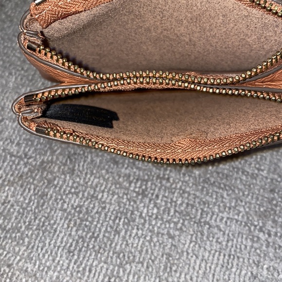 Etienne Aigner double zip pouch - Picture 4 of 4